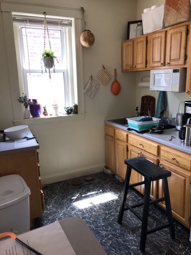 Building Photo - 98 Queensberry St