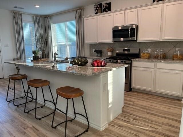 Foto del edificio - 21402 Adela Pt