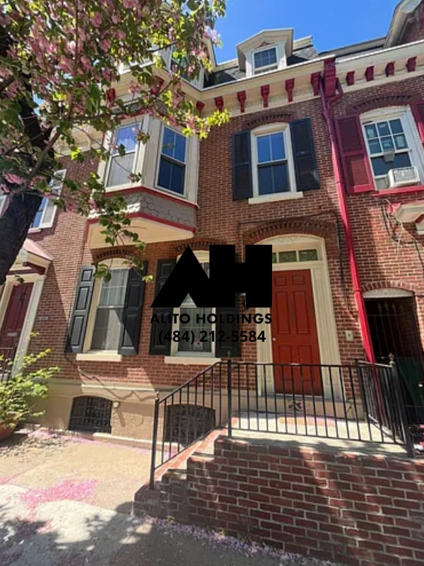 Building Photo - 104 N 10th St