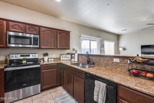 Building Photo - 13585 N 87th Dr