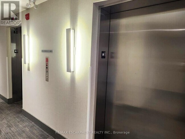 Photo du bâtiment - 479 Charlton Ave E