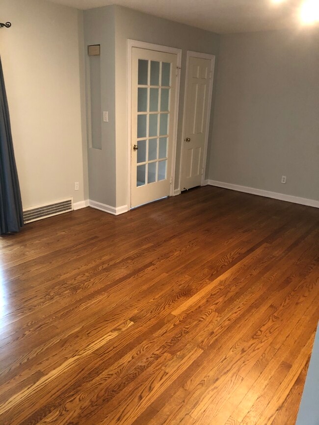 main room - 23903 E Groveland Rd