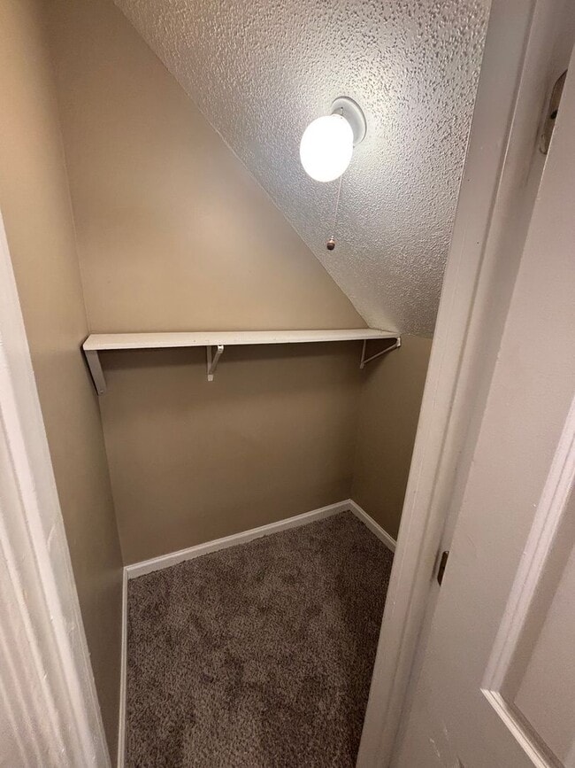 Building Photo - 880 Wilson Ave