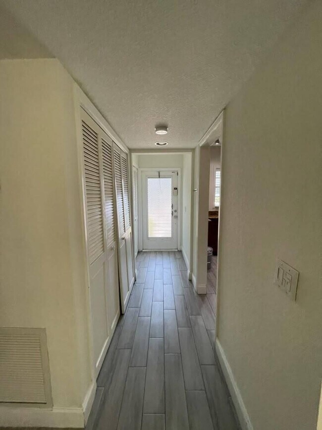Foto del edificio - 2820 SW 22nd Ave