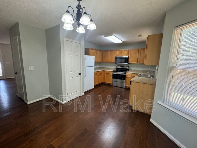Building Photo - 312 Valley Glen Dr