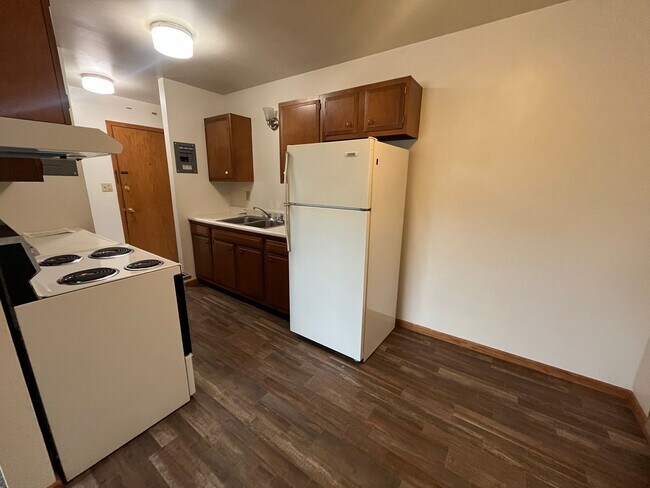Foto del edificio - Ambassador 2 Bed 1 Bath Apartment