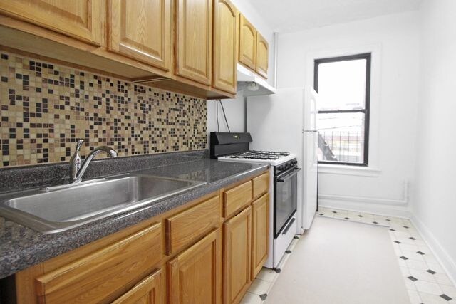 Building Photo - 4309 Ditmars Blvd