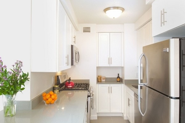 Primary Photo - 130 W 90th St