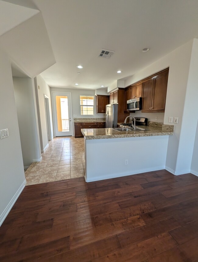 Building Photo - 1423 Abelia