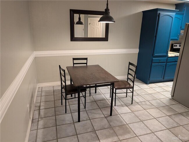 Building Photo - 19 La Cantera St