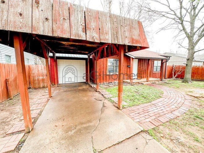 Foto del edificio - 2212 Doris Ave