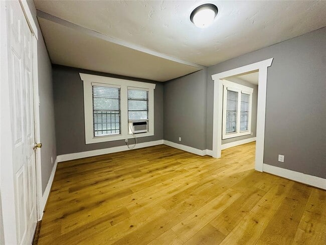 Building Photo - 1303 Erin St