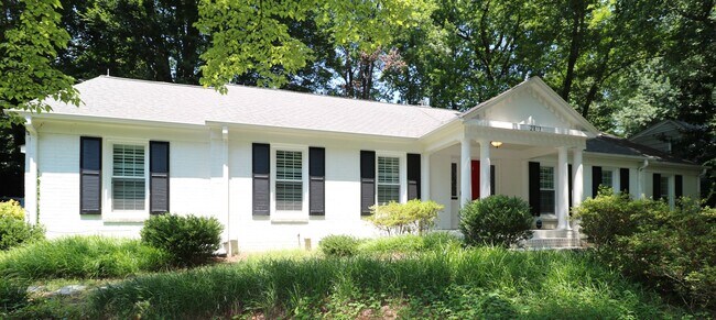 Foto del edificio - 2833 Wesleyan Ln