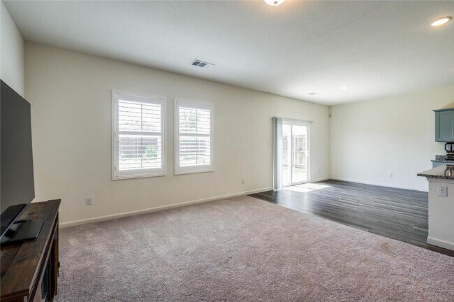 Foto del edificio - AVAILABLE NOW - Spacious 3-Bedroom Home in Monticello Park – 2 Living Areas, Granite Counters & L...