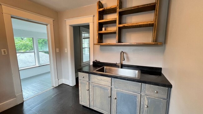 Foto del edificio - 1831 Francis Ave SE