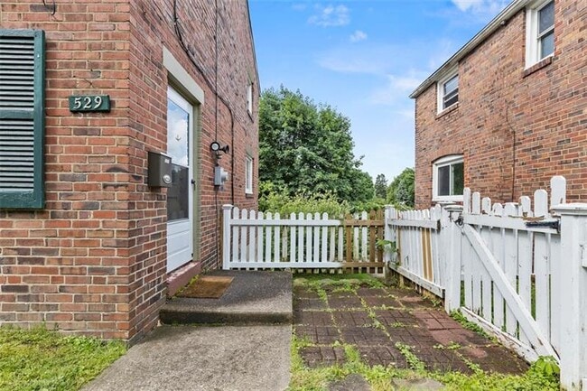 Building Photo - 529 Beaver St