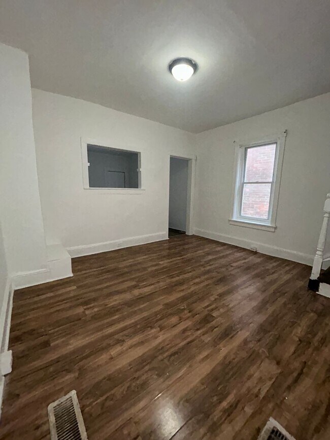 Foto del edificio - Nice 2 bedroom house big kitchen and yard