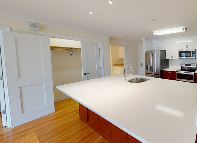 Building Photo - 1441 Beacon St