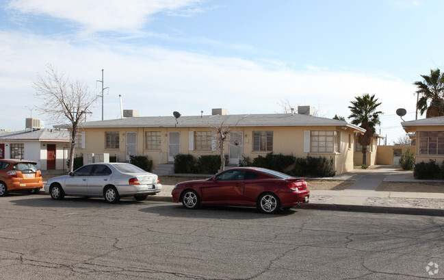 Building Photo - Porter Villa Apts