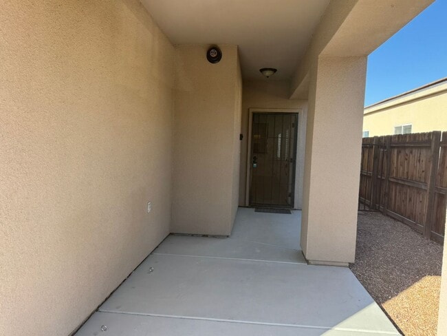 Foto del edificio - 3BR,2BS Custom home w/3 Car-Boat Deep Garage-Target shopping area