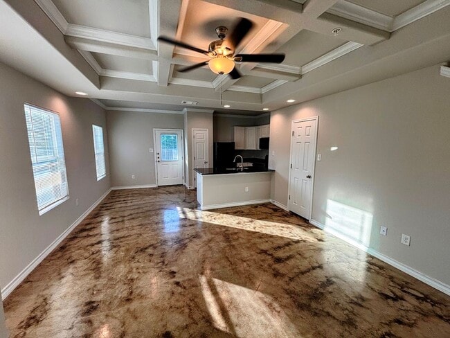 Building Photo - Experience Refined Living in This Elegant ...