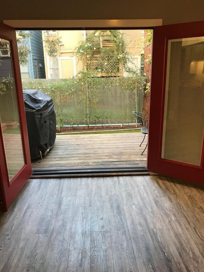 Building Photo - 3 bedroom in San Francisco CA 94103