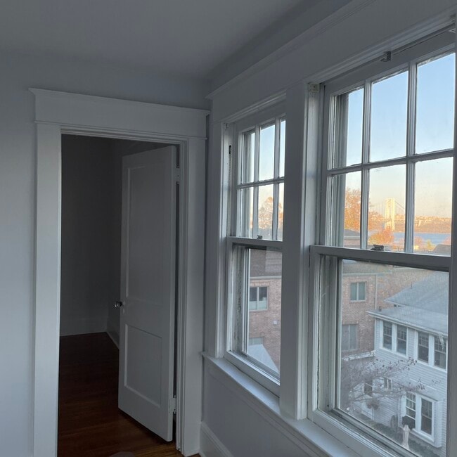 Él - 621 Undercliff Ave