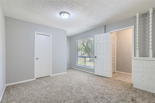 Building Photo - 1302 Radcliff Dr