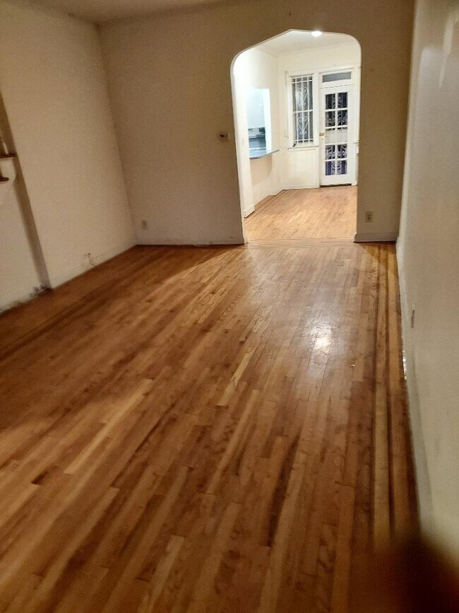 Foto del edificio - 803 E 37th St