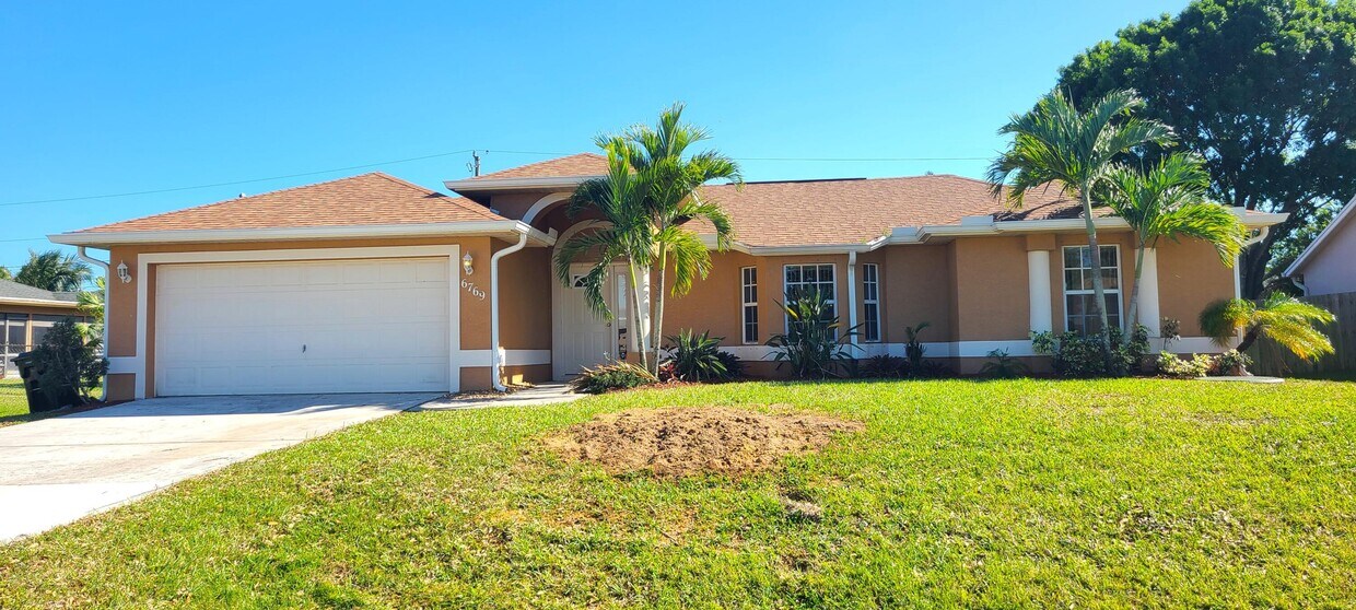 Foto principal - 6769 NW Abigail Ave