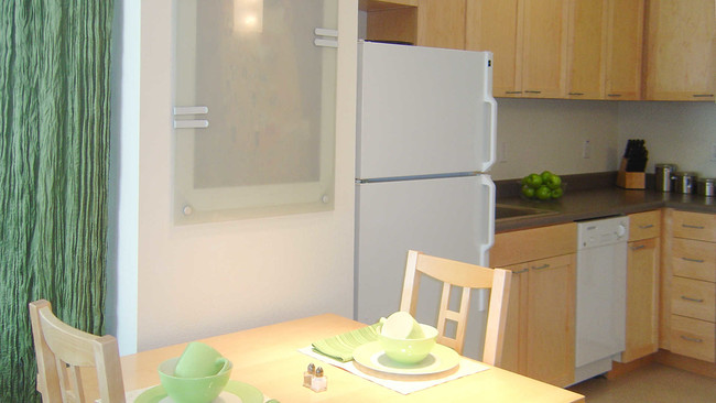 Kitchen and Dining Area - Berkeley Apartments - Fine Arts