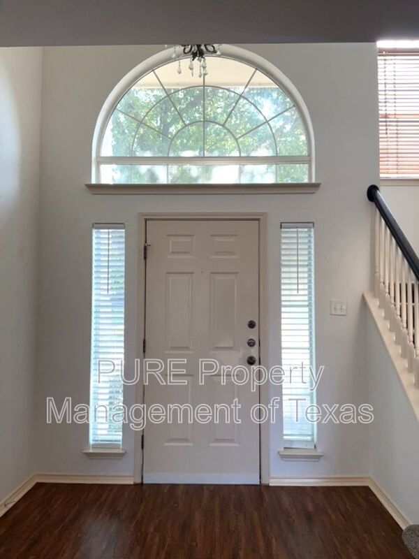 Building Photo - 10520 Dunham Forest Rd