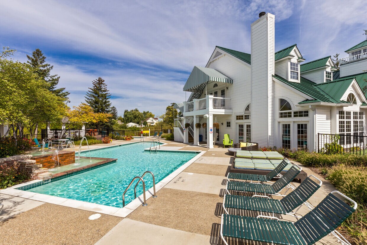 Village Club of Canton Apartments in Canton, MI