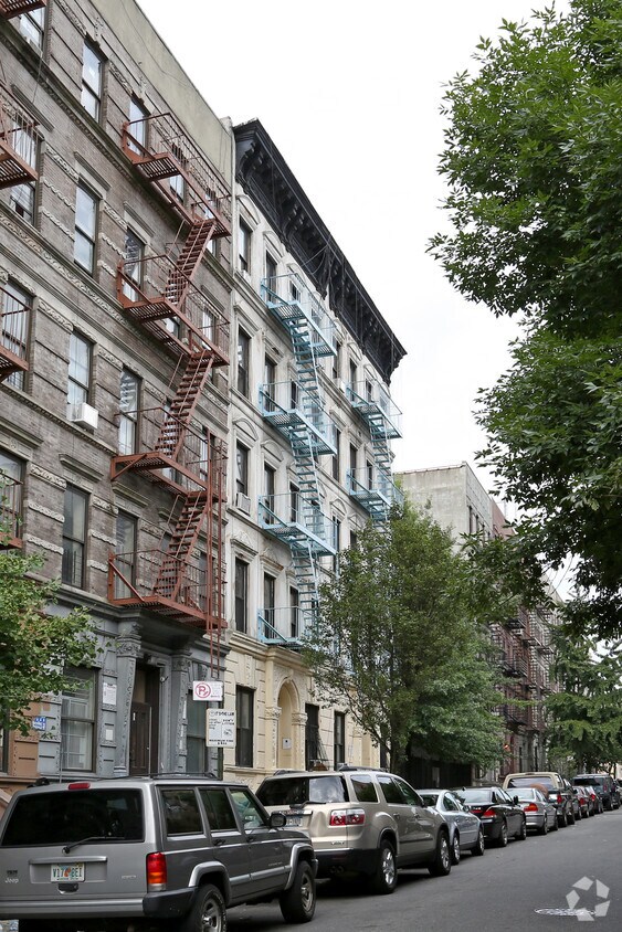 Building Photo - SRO