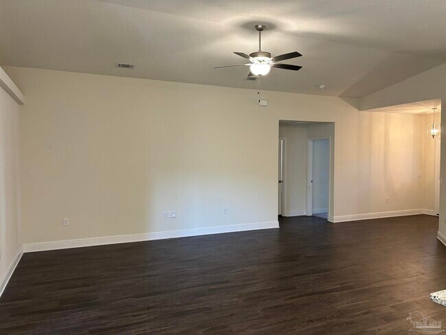 Building Photo - 5085 Peach Dr