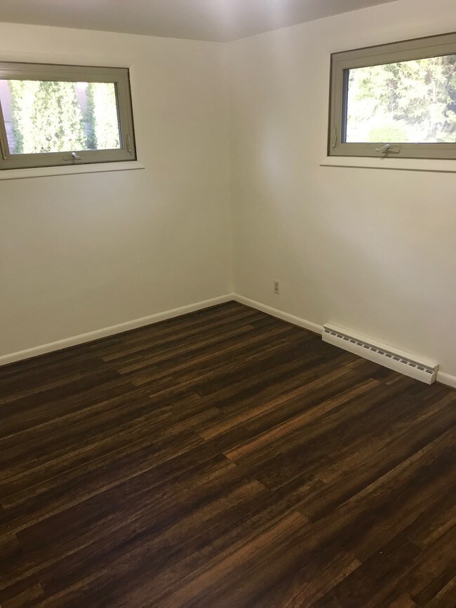 Foto del edificio - 1736 Lakeside Ave NW
