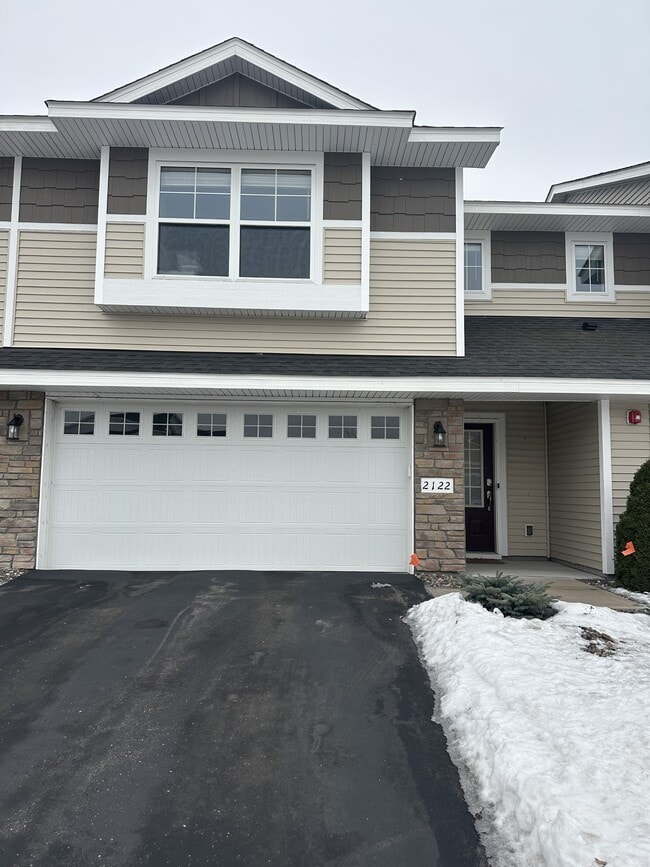 Building Photo - 2122 Ada Dr