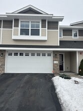 Building Photo - 2122 Ada Dr