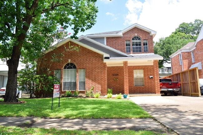 Just one block northwest of Holcombe & Greenbriar, you'll be walking distance to the Texas Medical C - 2324 Sheridan St