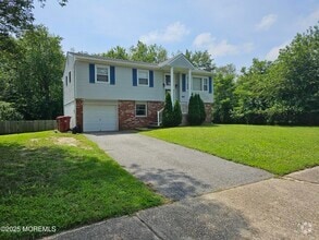 Building Photo - 204 Mill Creek Dr