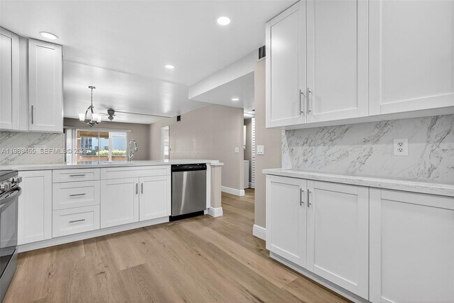 Foto del edificio - 12500 SW 5th Ct