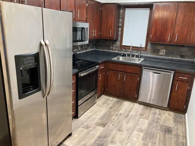 Foto del edificio - 2071 NW Hickory Ln