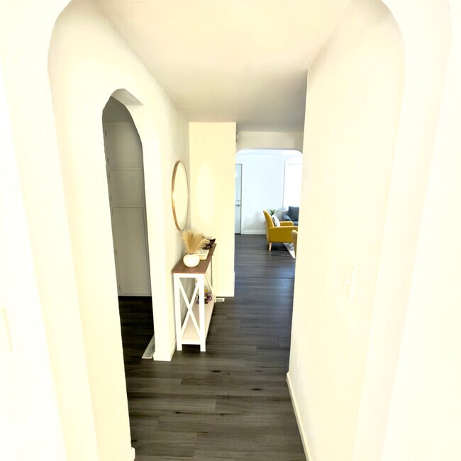 Foto del edificio - 2833 S 128th St