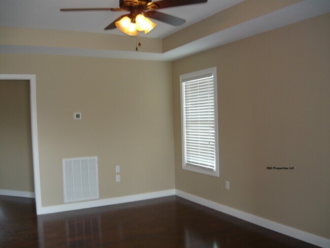 Building Photo - 209 Ashkirk Ln