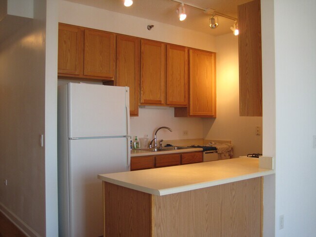 Photo - 1529 S State St Apartment