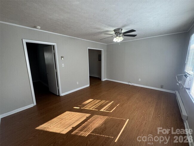 Foto del edificio - 341 Laurel St