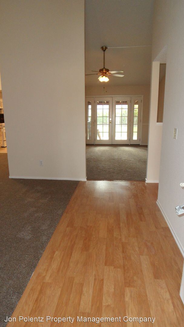 Building Photo - 3 br, 2 bath House - 1468 Cresta Rd.