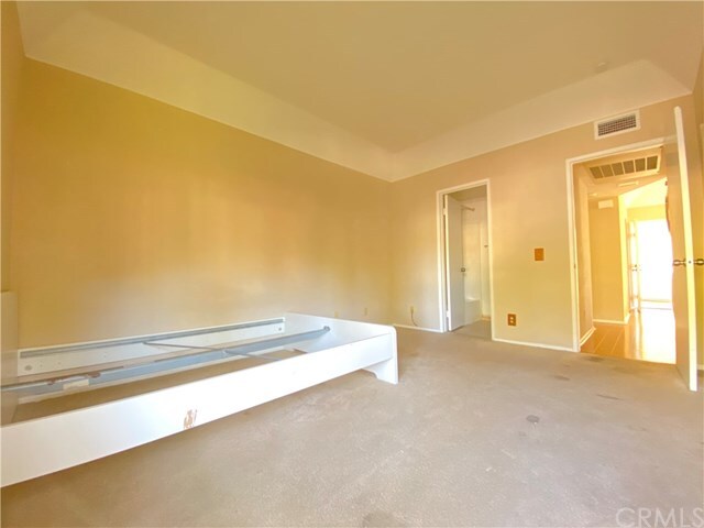 Building Photo - 22794 Lakeway Dr