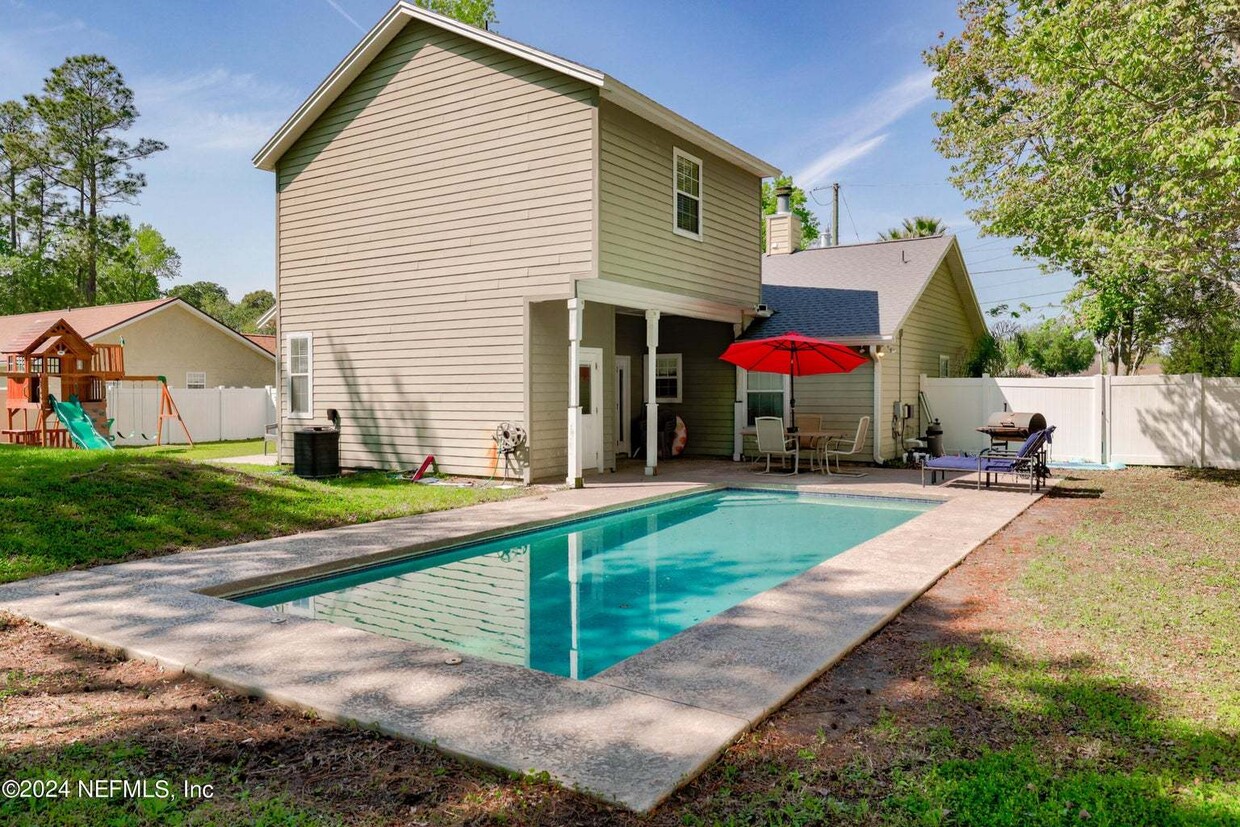 Primary Photo - 4 Bedroom pool home In St Augustine. Pool ...