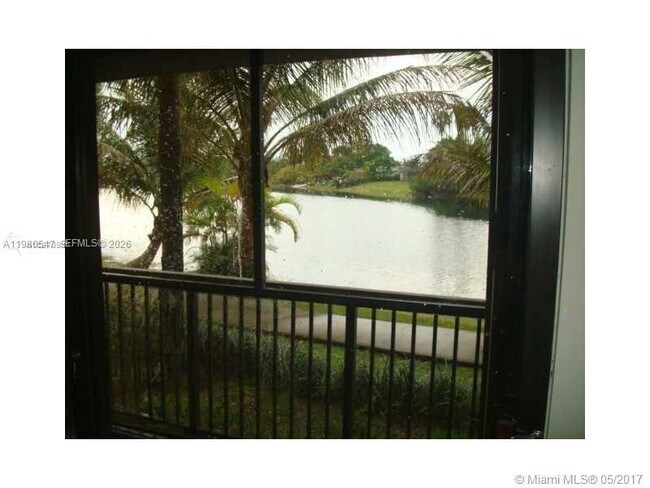 Foto del edificio - 14211 N Kendall Dr